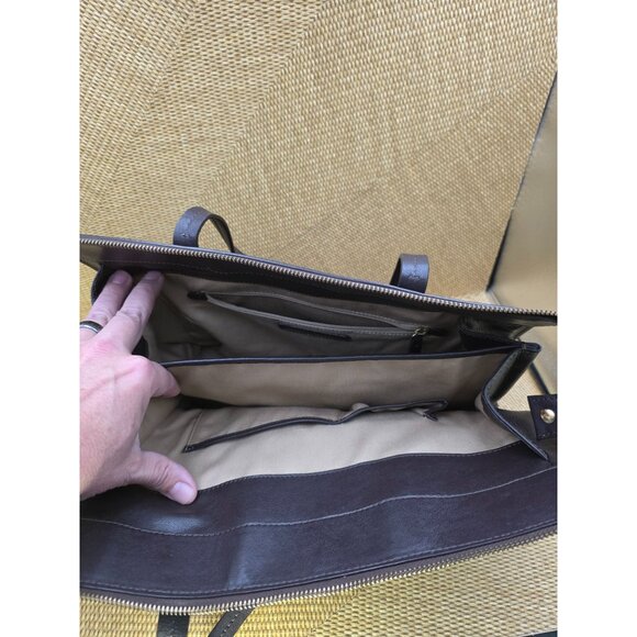 BANANA REPUBLIC Smooth Black Leather Tote Bag With Zipper Closure & Dual Handles - Picture 9 of 9